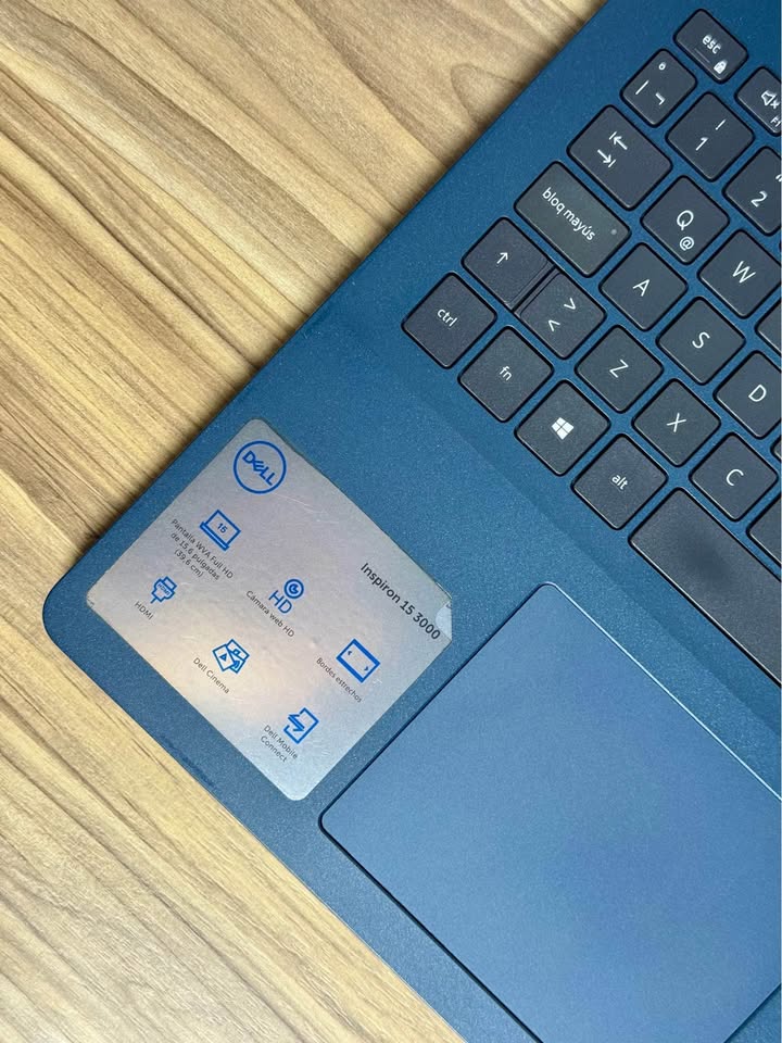 Laptop Dell Ryzen 7 Blue con Gráfica, 16 de RAM y 256 NVMe M.2 SSD 🇺🇸