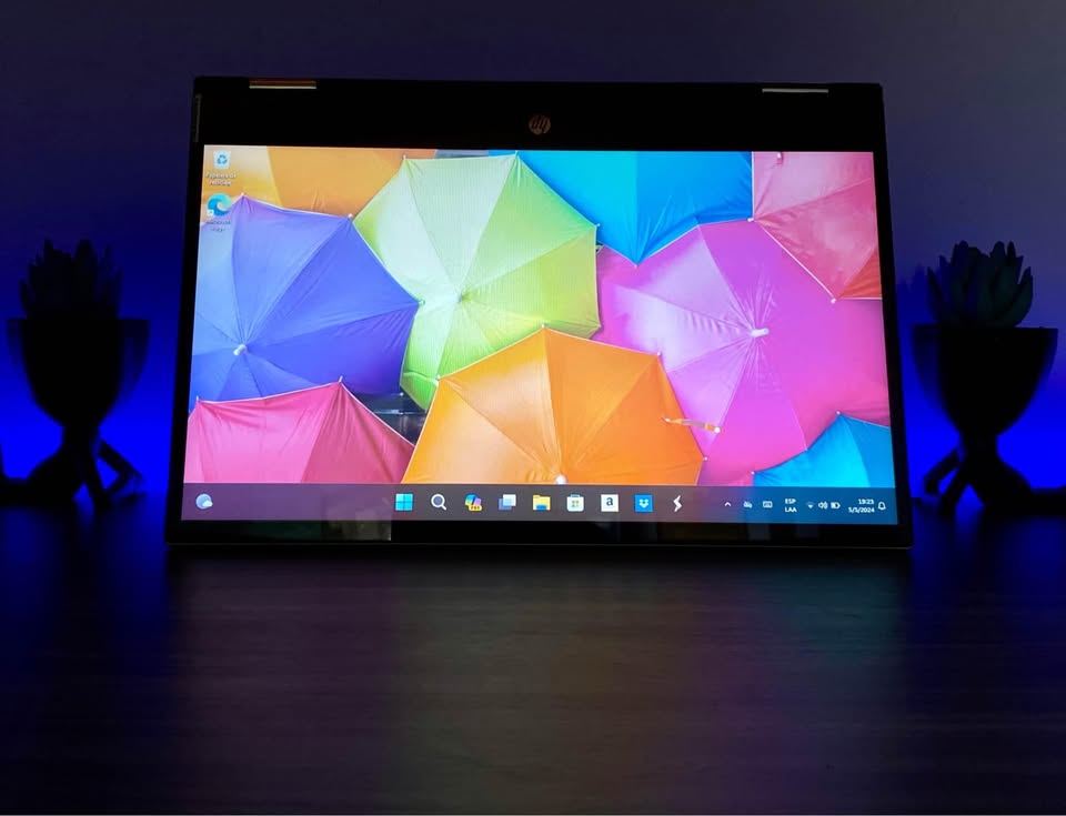 Laptop HP PAVILION 2 en 1, 8 de RAM y 128 M.2 NVMe SSD PANTALLA TÁCTIL 360