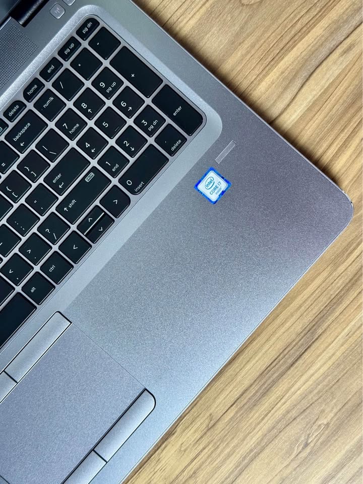 Notebook HP Elitebook i7 con teclado Retroiluminado, 16 de RAM y 256 SSD