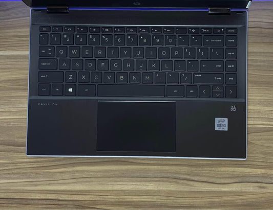 Laptop HP PAVILION 2 en 1, 8 de RAM y 128 M.2 NVMe SSD PANTALLA TÁCTIL 360