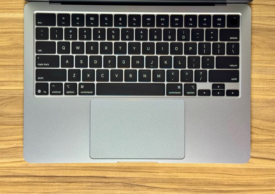 MacBook Air 2025 Azul Cielo | M4 – 16 GB RAM – 256 GB SSD – 13.6”