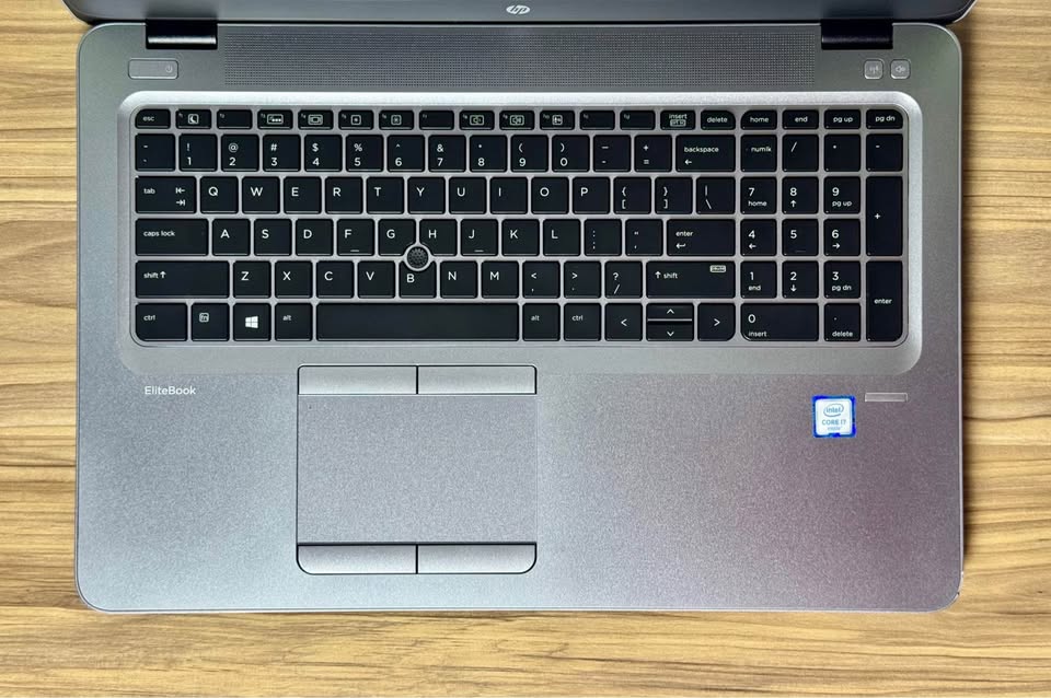 Notebook HP Elitebook i7 con teclado Retroiluminado, 16 de RAM y 256 SSD