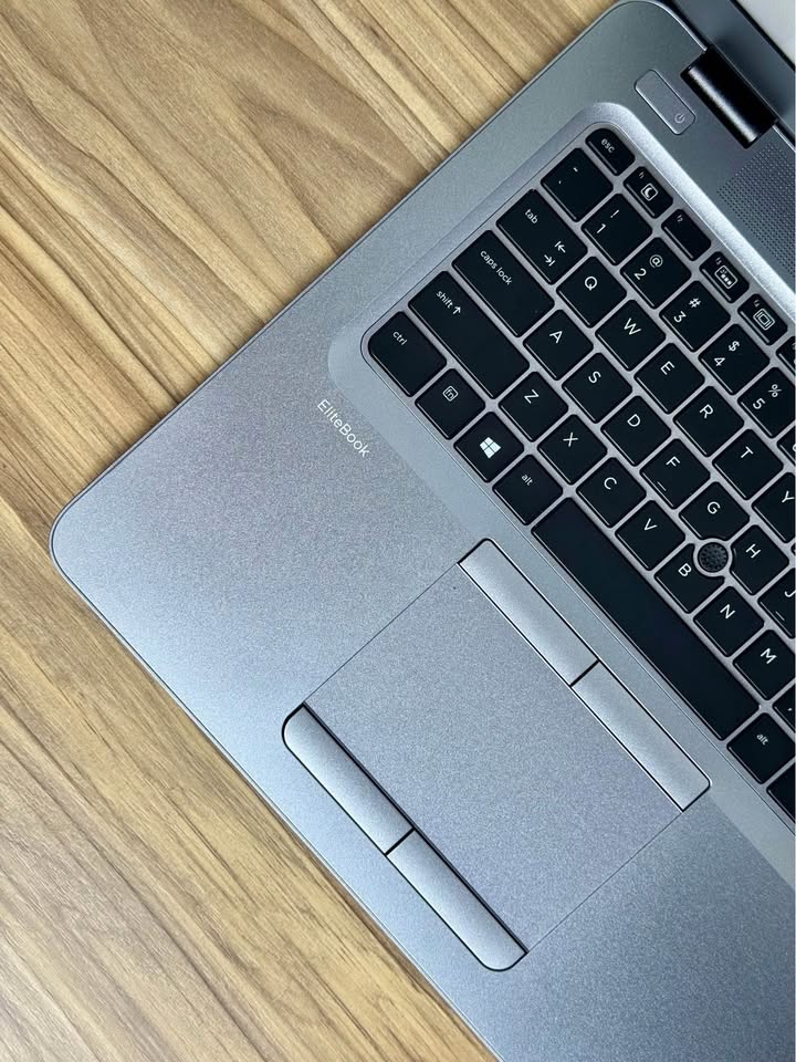 Notebook HP Elitebook i7 con teclado Retroiluminado, 16 de RAM y 256 SSD
